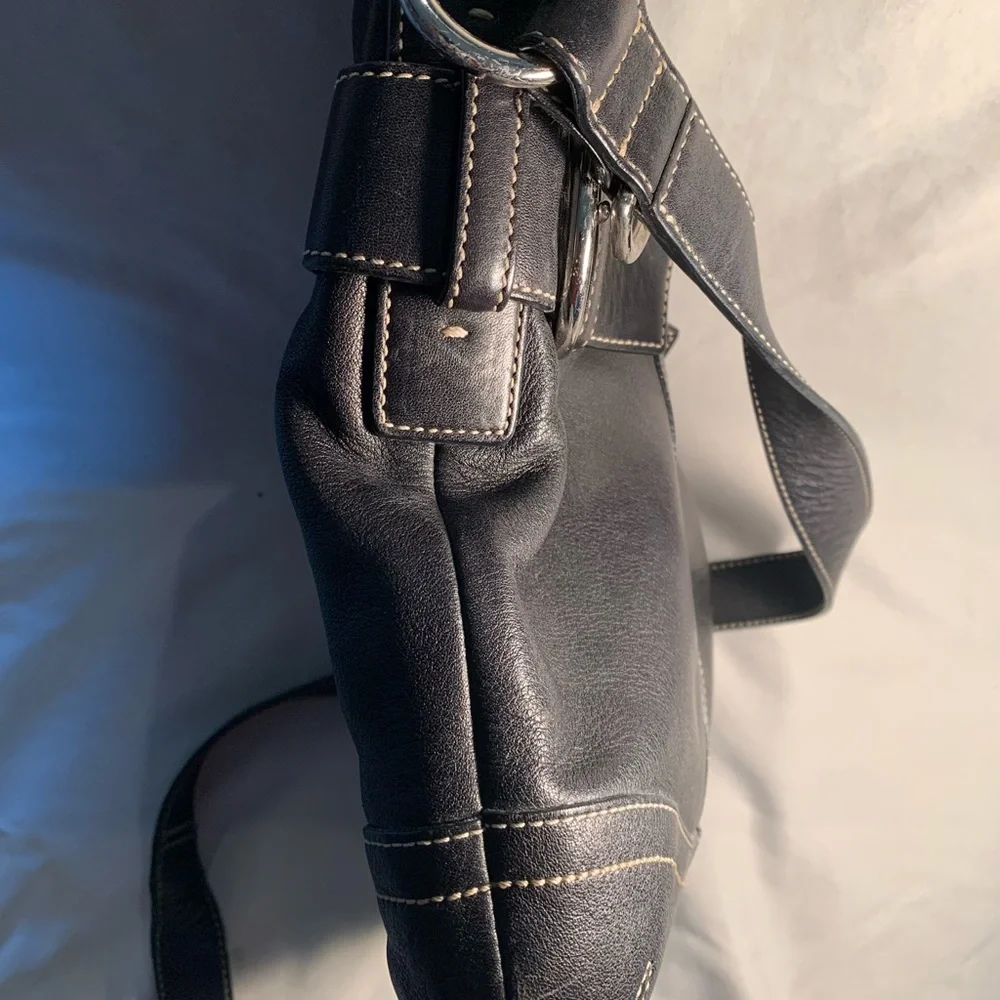 Vintage Coach all leather bag. - Picture 4 of 6